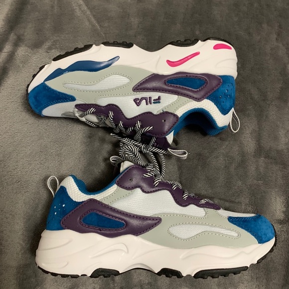 Fila Shoes - Fila chunky dad shoes.